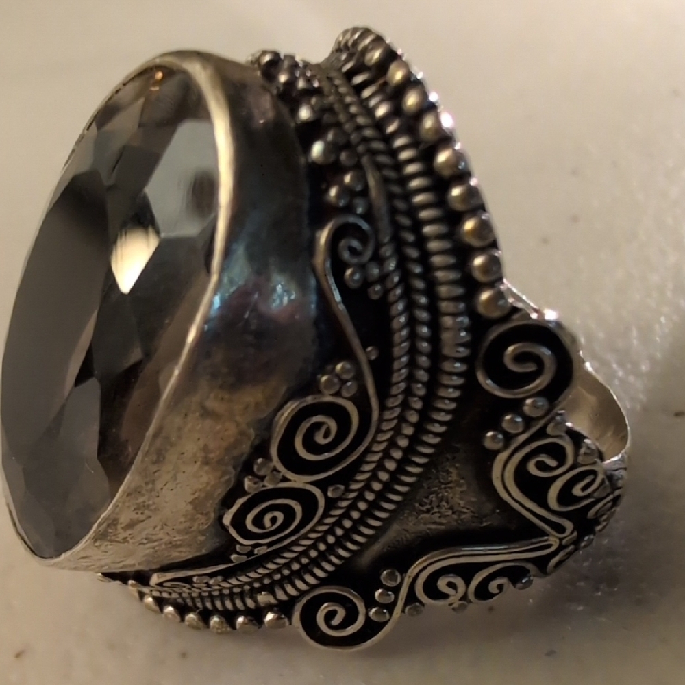 Elegant Sterling Silver Ring with Intricate Design